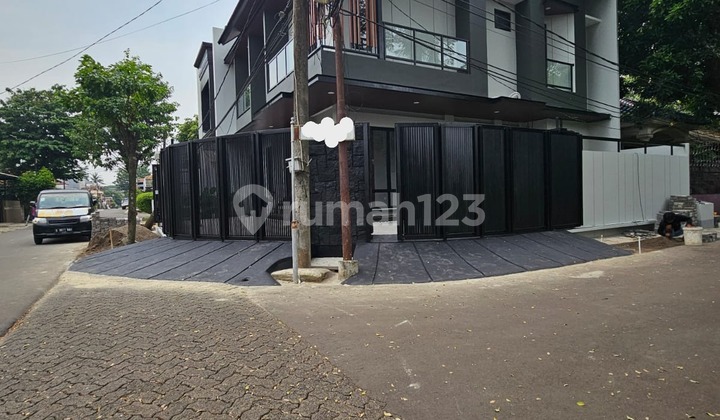 Rumah Bagus Unfurnished Griya Loka, BSD
