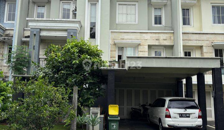 Di jual Rumah Sutera Olivia Bagus, Terdepan dekat pintu gerbang. 1