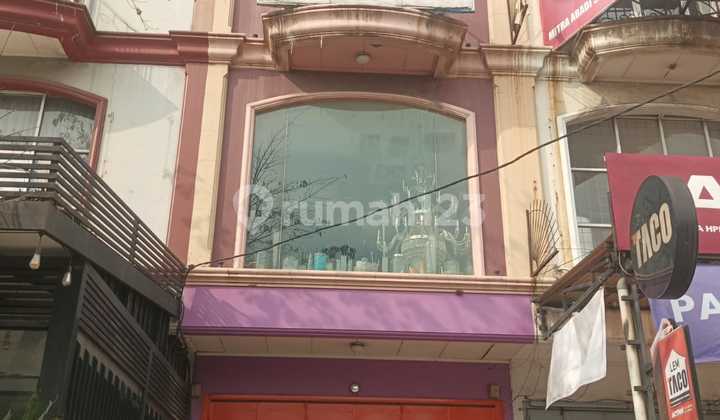 For Sale / For Rent Shophouse Located on Main Street, Serpong. Rent 250 Million/Year 1