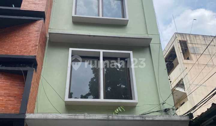 Dijual Cepat Ruko 3 Lantai Lokasi strategis di Jl.Belitung-Sayap Riau Dago