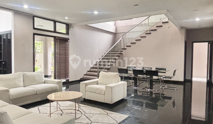 Sewa Rumah Luas & Terawat Kebayoran Baru 2
