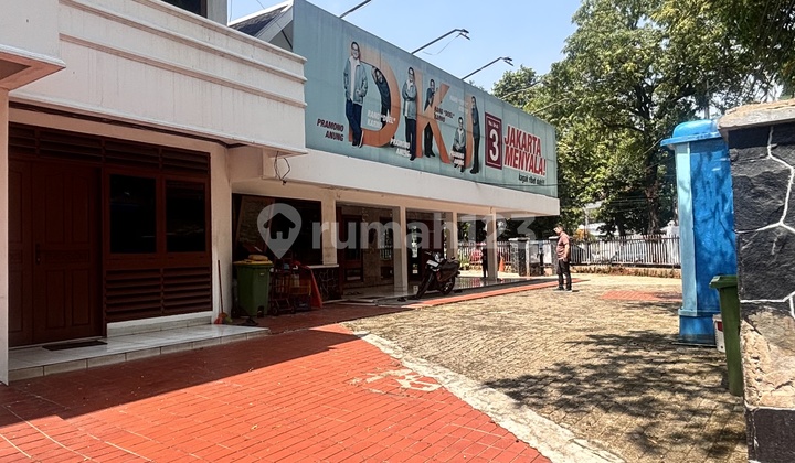 Sewa Rumah Bisa Untuk Komersial Area Senayan 2