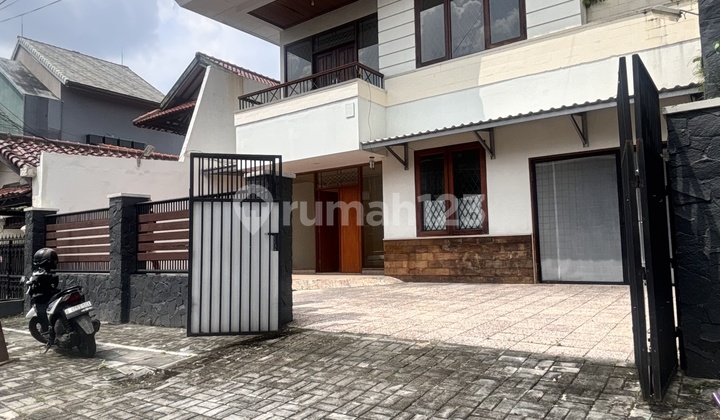 Sewa Rumah Dekat Senayan Cocok Untuk Silent Office 2