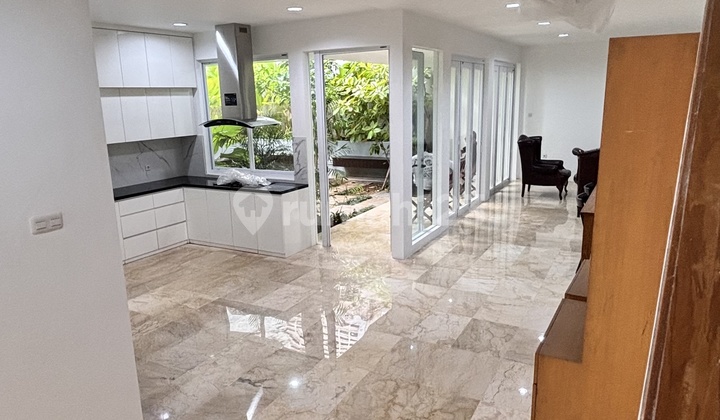 Rumah Sudah Renovasi Bagus Di Kebayoran Baru