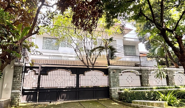 Rumah Classic Di Tirtayasa Sewa 