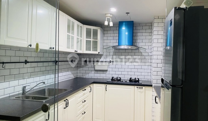 Apartemen Taman Anggrek 2 Kamar Tidur Furnished Bagus