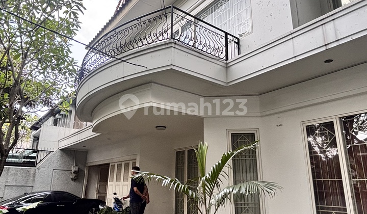 Rumah Classic Di Tirtayasa Sewa  2