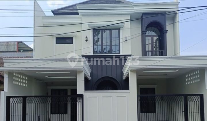 Rumah Mewah 2 Lantai Klasik Modern di Nusa Loka BSD