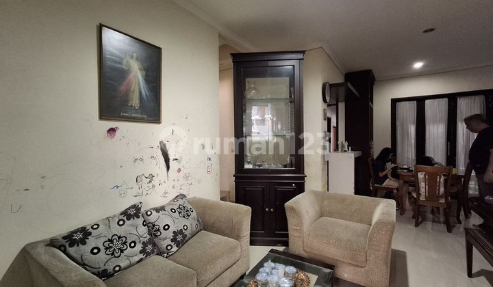 For Sale 2-Story House Hook Position In Kencana Loka BSD City 2