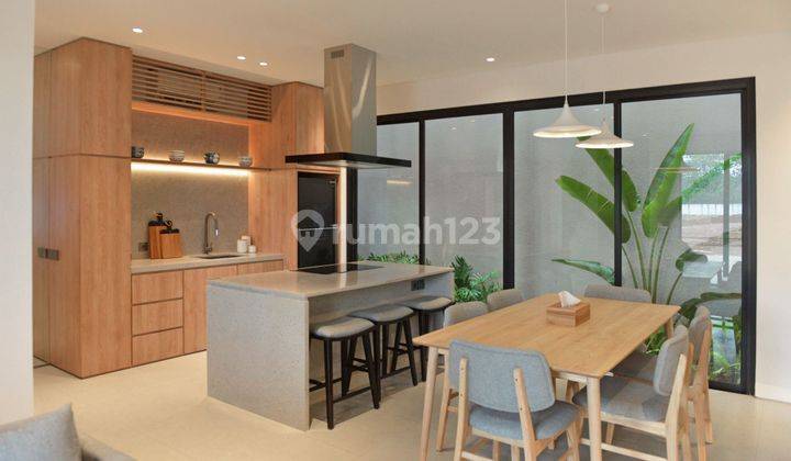 Rumah Modern 3 Lantai Dekat Mrt Lebak Bulus 2