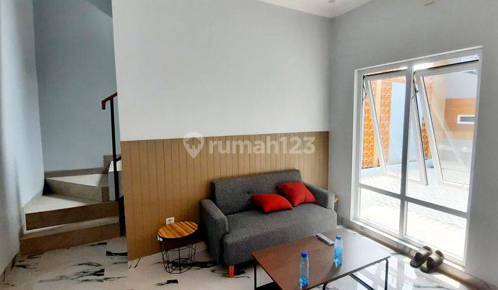 Rumah 3 lantai Modern di Cipedak Jagakarsa 3