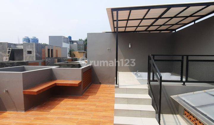 Rumah 3 lantai Modern di Cipedak Jagakarsa 8