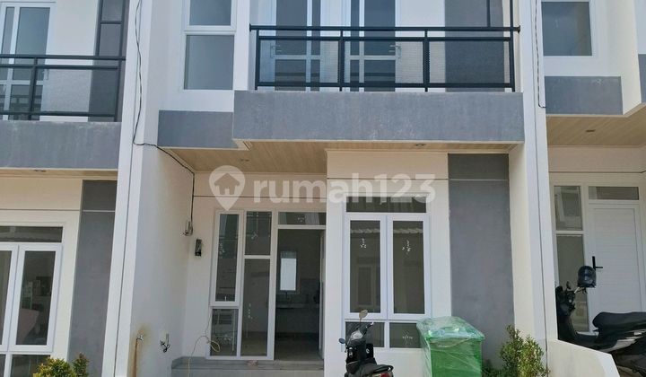 2-Story House Near Toll Road and Pamulang RSUD Tangsel