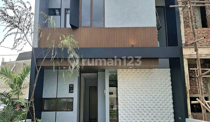 Rumah Resort Cantik Dekat Mall Dpark Sawangan