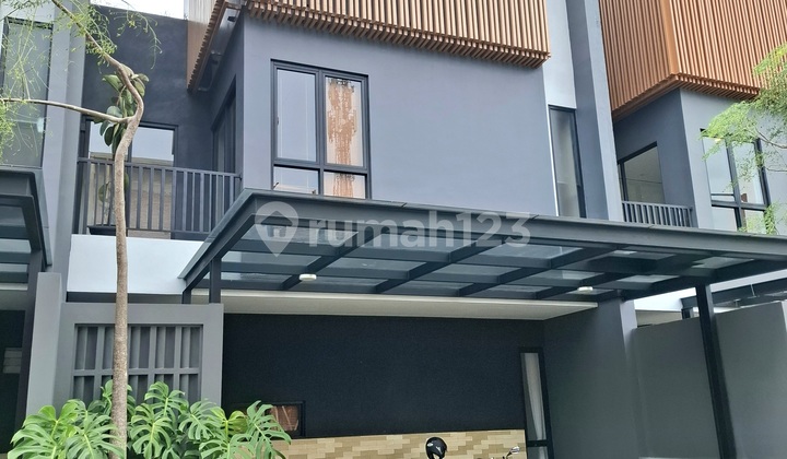 Rumah Cantik 3 Lantai Dengan Rooftop Di Pondok Cabe