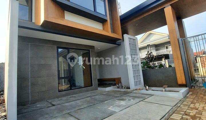 Beautiful House in Ciputat Near Toll Gate and Busway 2