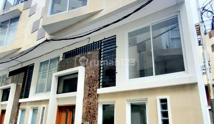 Rumah Modern Minimalis Dekat Gatsu, Kuningan, Pancoran  1