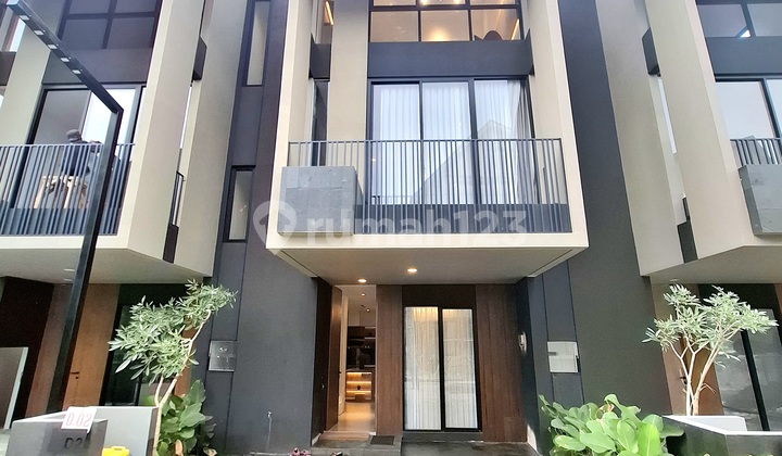 Rumah Cantik Dalam Cluster Di Lebak Bulus Jakarta Selatan