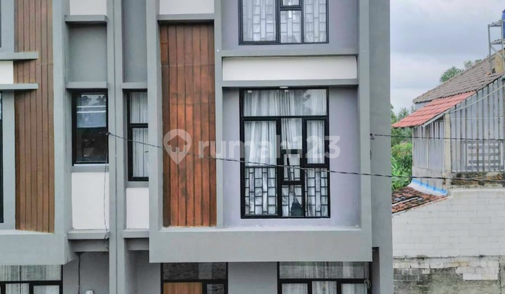 Rumah Tropical Modern 3 Lantai Lokasi Strategis Di Pamulang Rumah Tropical Modern 3 Lantai Lokasi Strategis Di Pamulang
