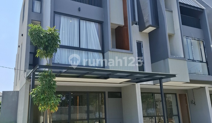 Beautiful 3-Story House in Cilandak, South Jakarta