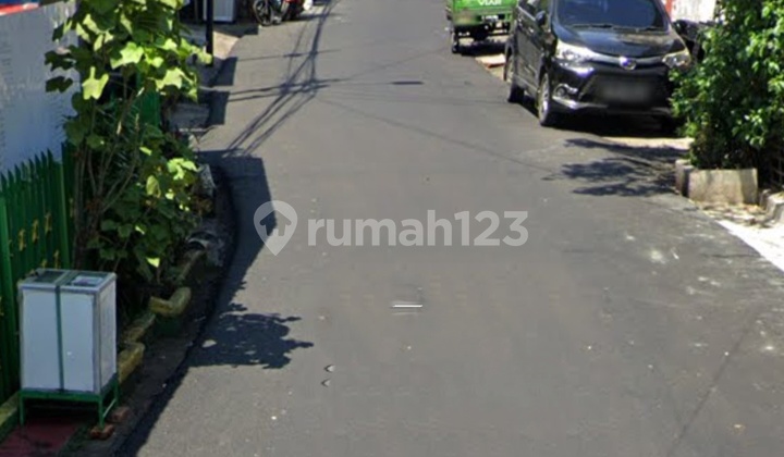 House in the City Near Gajah Mada Sold Below Market Price, Two-Car Road Access 2