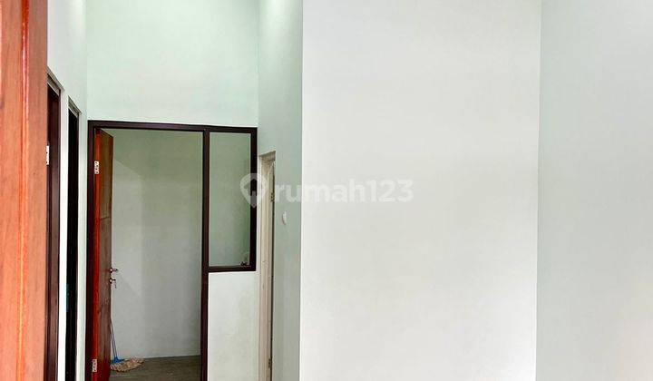 Rumah minimalis murah cuma 1 kilometer ke stasiun KRL dekat Depok 2