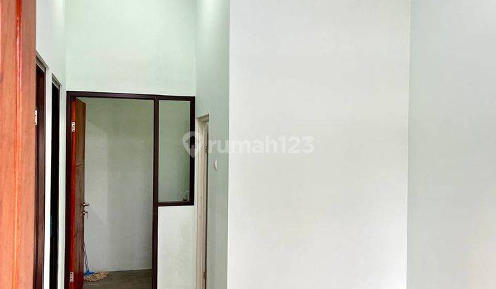 Rumah minimalis murah cuma 1 kilometer ke stasiun KRL dekat Depok 9