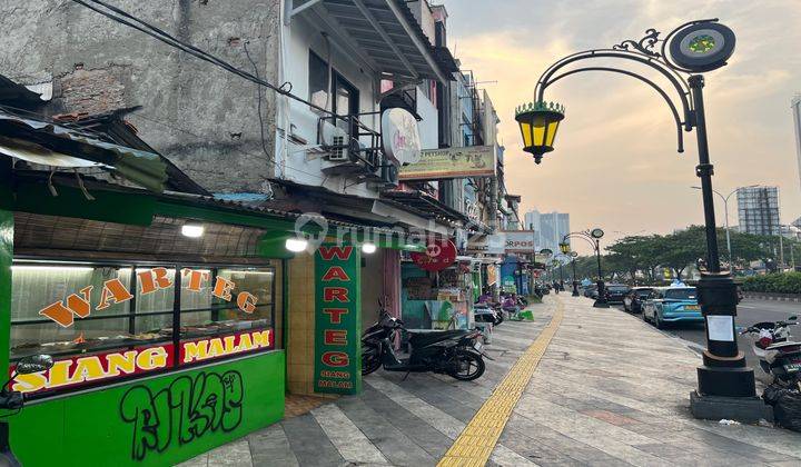 Rumah Tempat Usaha Di Pinggir Jalan Margonda Dekat Pintu kampus UI Depok  2