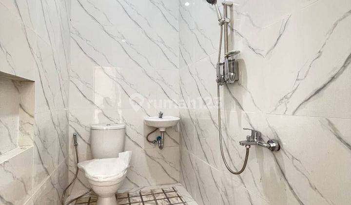 Rumah 2 Lantai Dekat Jalur Angkot Dan Stasiun Depok Lama 6