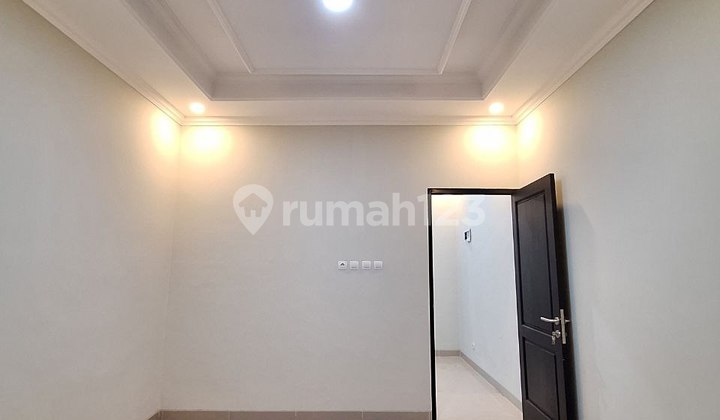 Rumah Mewah Siap Huni Samping Alun Alun Grand Depok City 2