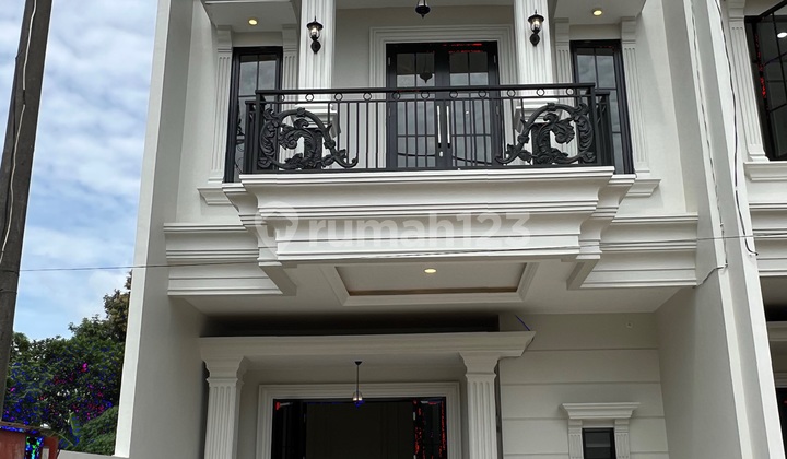 Rumah Keren Nempel Pesona Khayangan Dan Tol Margonda Depok