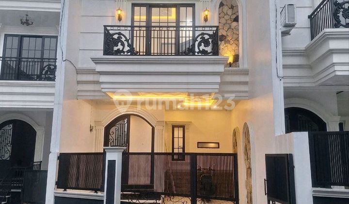 Rumah Bagus Dengan Bangunan Yang Luas Dekat Rumah Walikota Depok