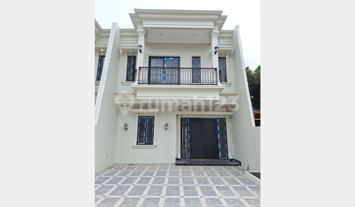 Rumah Gaya Classic Minimalis Bebas Banjir Dekat Tol Cibubur Rumah Gaya Classic Minimalis Bebas Banjir Dekat Tol Cibubur