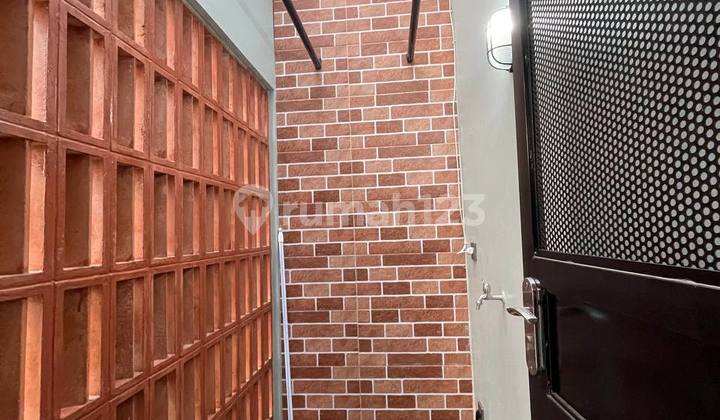 Rumah Modern Concept Lokasi Strategis Dekat Stasiun Depok 2