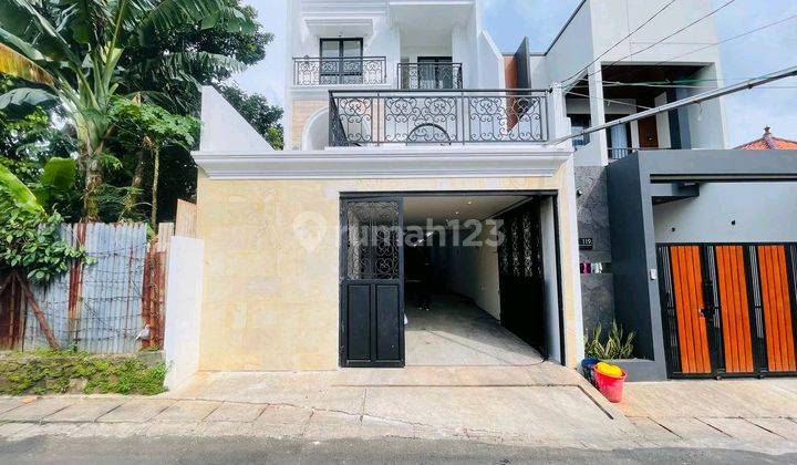Rumah Bagus 3 Lantai Dan Kolam Renang Jagakarsa Jakarta Selatan 1
