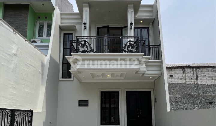 Rumah Bagus dan Luas di Margo Residence Dekat Stasiun Depok Lama Rumah Bagus dan Luas di Margo Residence Dekat Stasiun Depok Lama