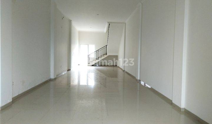 Ruko di Puri Anjasmoro depan pintu bandara A. Yani 2