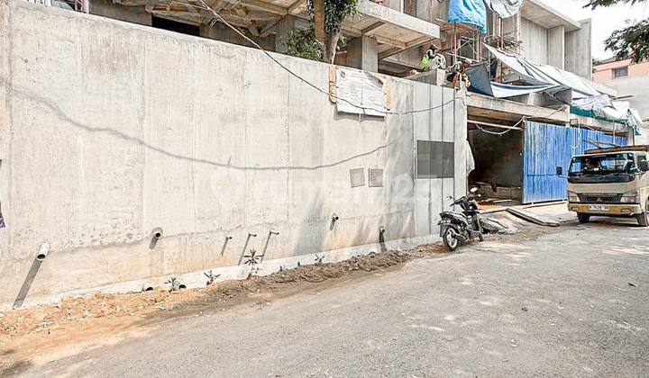 On Progress Luxury Resort House di Kemang