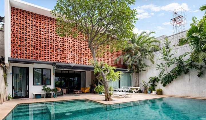 Ready-to-Occupy Townhouse in Kebayoran Lama