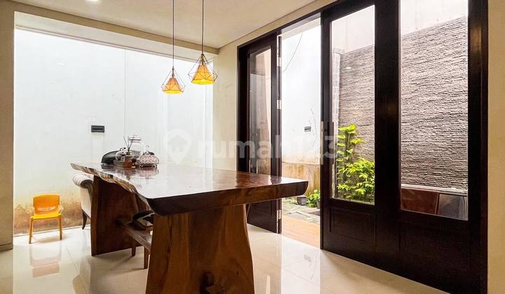 Inhabitable Town House Within a Residential Area 2