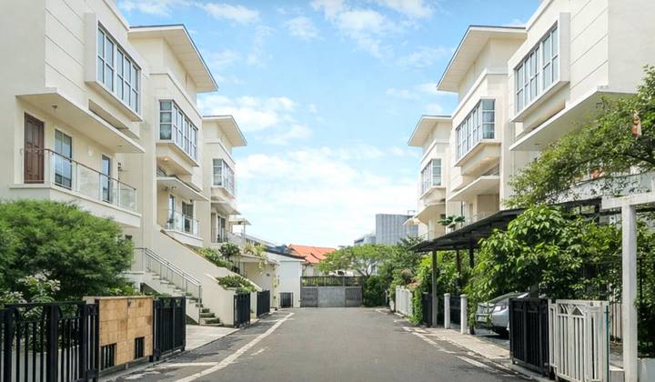 Rumah Siap Huni Dalam Townhouse di Kebayoran Lama