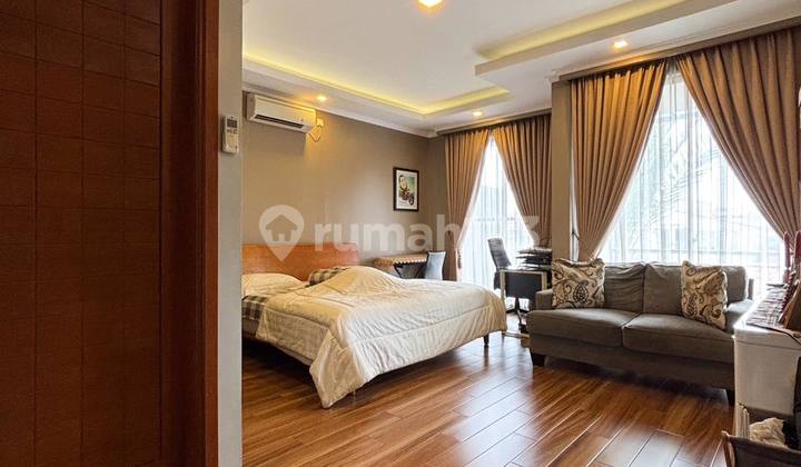 Bangunan 2 Lantai Terawat Dilengkapi Private Pool di Veteran Jaksel 2