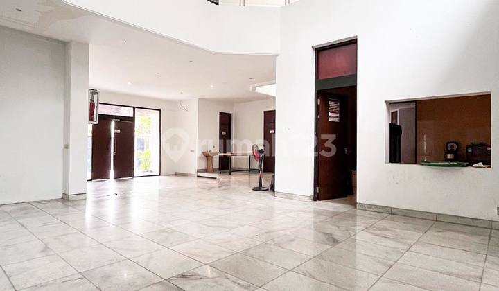 Rumah 2 Lantai Tanah dan Bangunan Luas Ada Private Pool di Permata Hijau 2