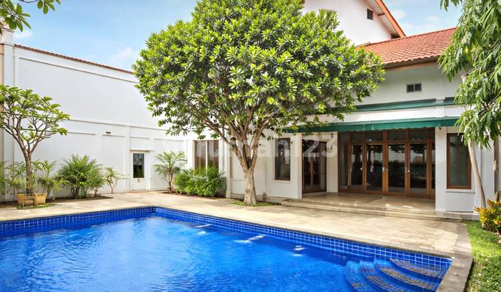 Rumah Siap Huni Adahalaman dan Private Pool di Area Tenang Cipete Jaksel
