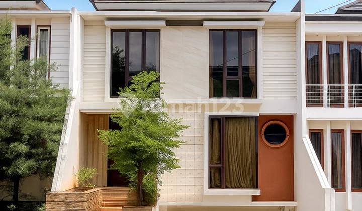 Inhabitable Town House Within a Residential Area