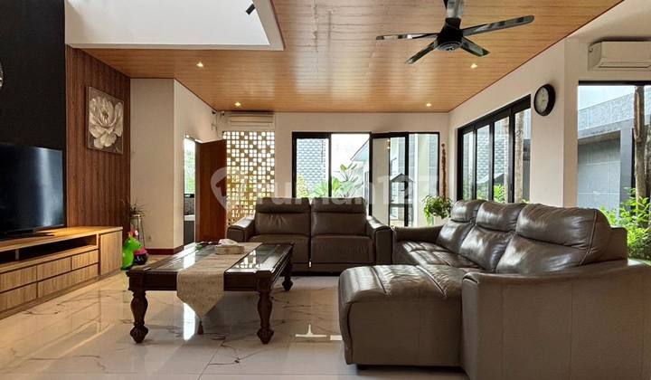 Luxury House With Spacious Backyard In Cinere 2