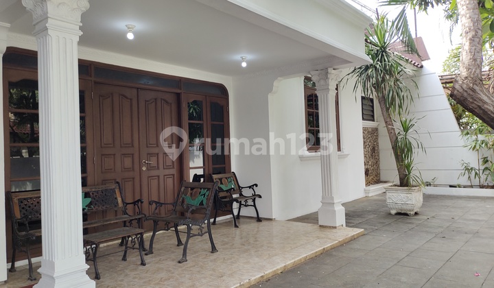 Rumah Mewah Duren Sawit Disewakan