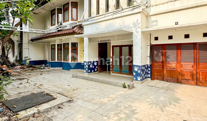 Kebayoran House Strategic Location