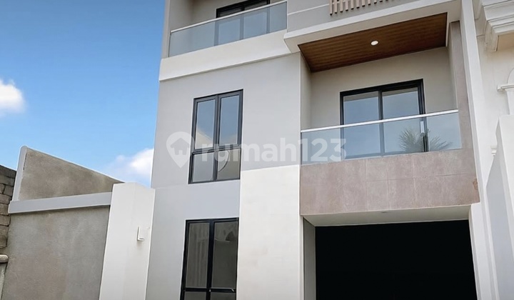 Rumah Baru Cantik Kebayoran Lama 