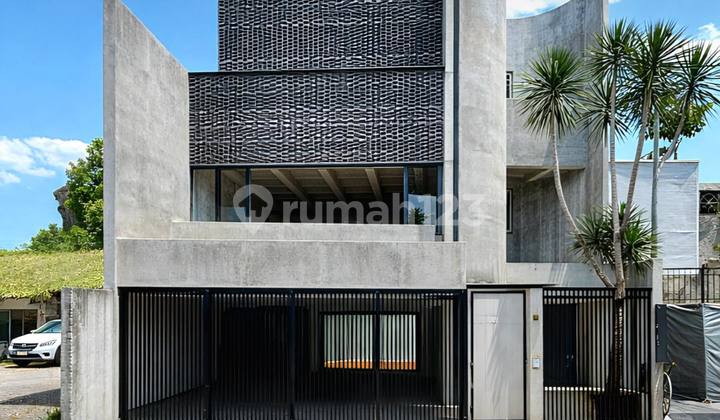 Primary House Gaya Kontemporer Modern Minimalis Hanya 2 Unit di Lebak Bulus Jakarta Selatan